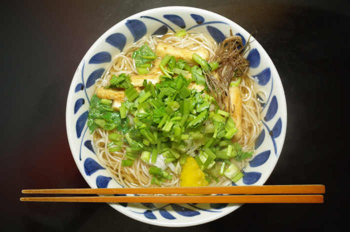 今日の一皿 セリとネギの温そうめん Seri Negi Topping Somen Noodle Txikiteo チキテオ 食と料理をめぐる冒険