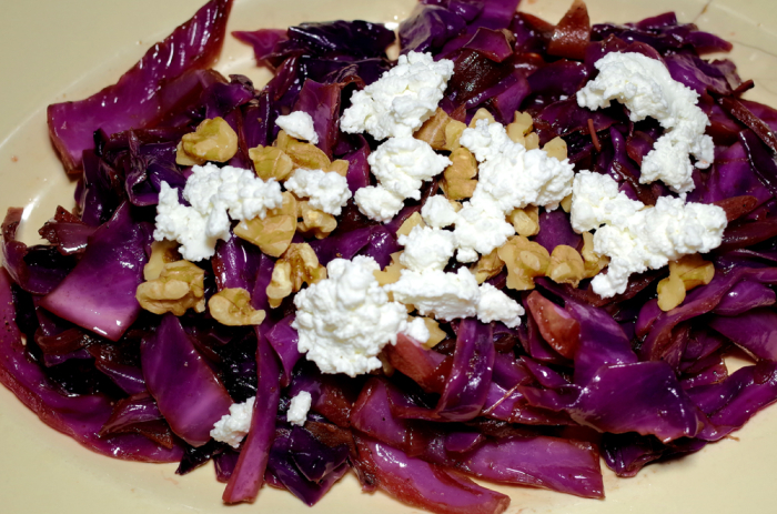 R0054070_Warm Red cabbage salad